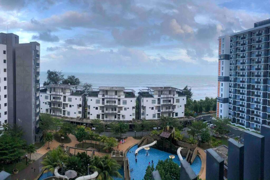 Comfortable 2 Bedroom Beach View Condo Kampong Chengal Lempong Exterior photo